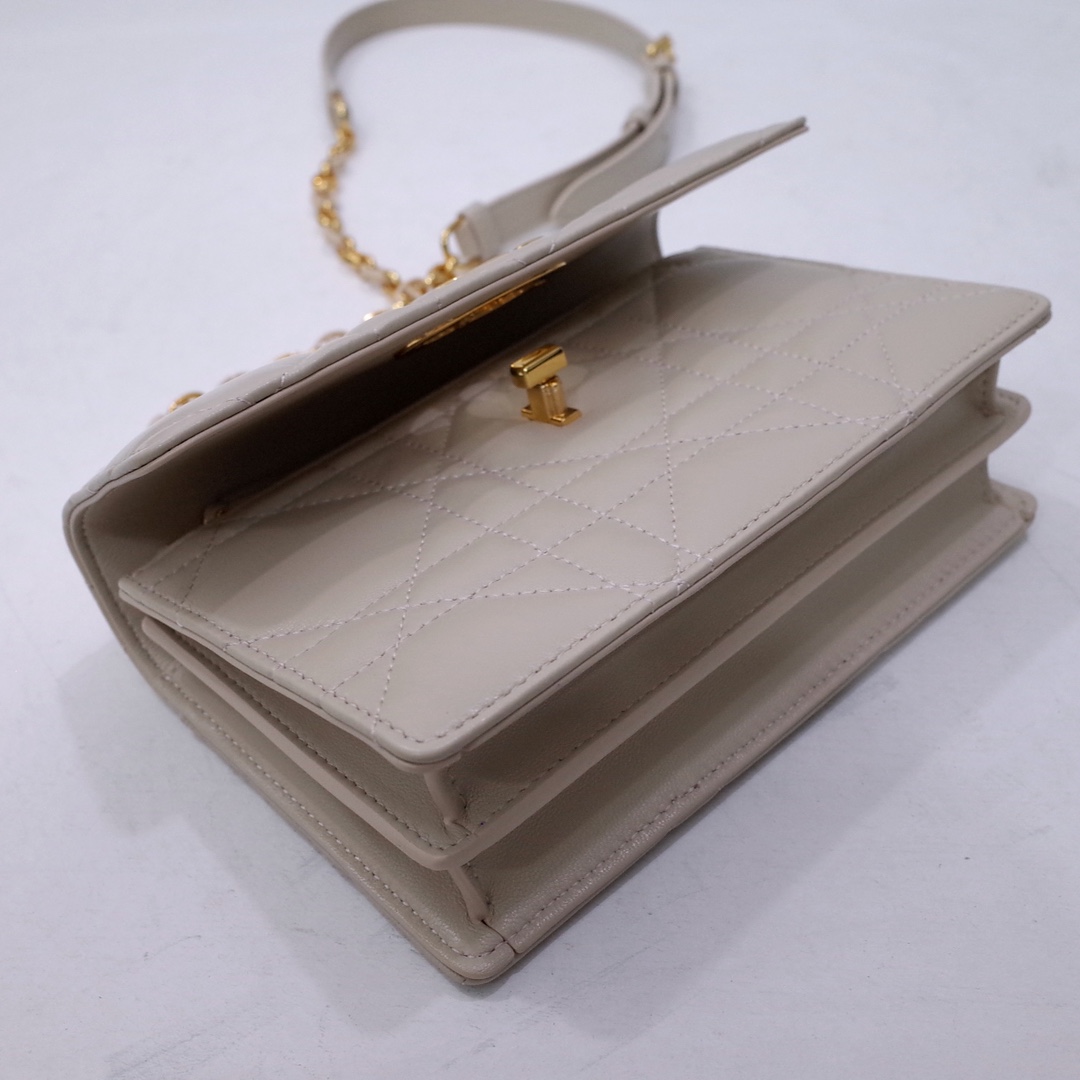 Miss Caro Pouch with Chain Powder Beige Macrocannage Lambskin